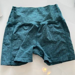 Alphalete revival shorts blue medium